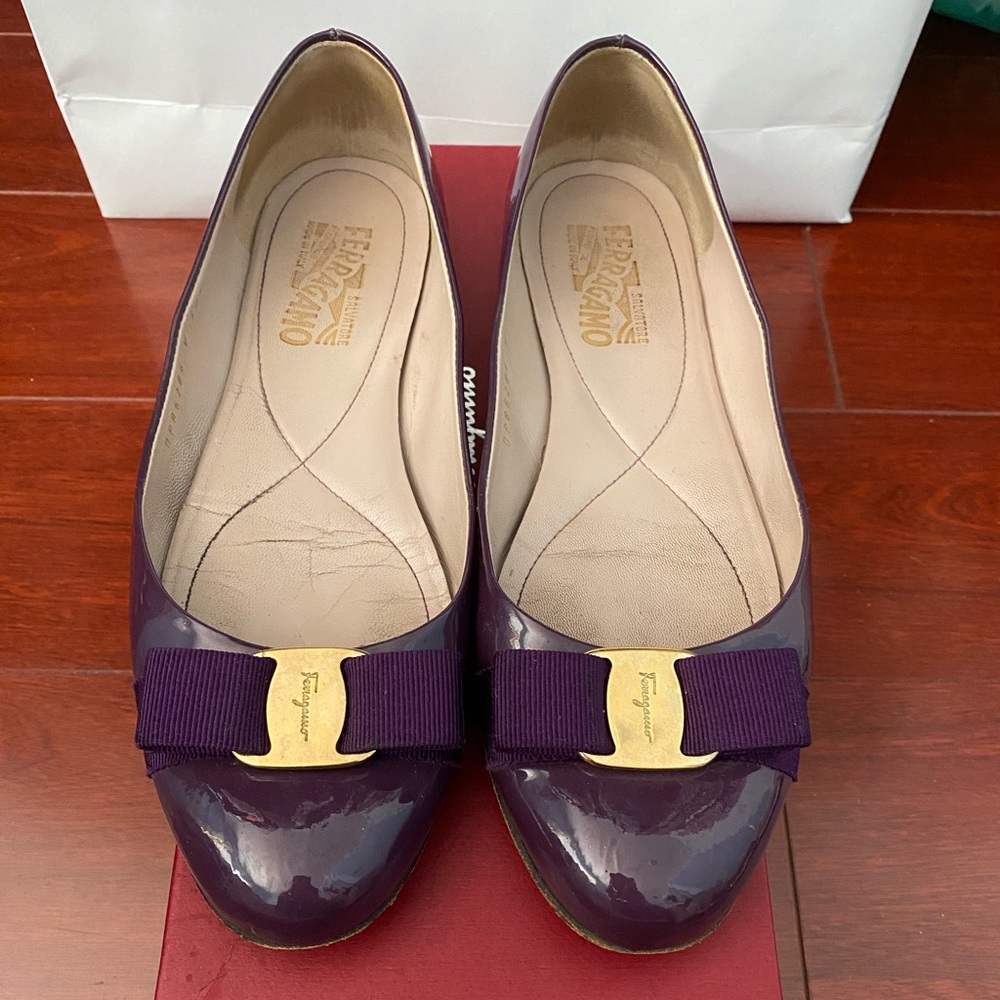 Salvatore Ferragamo Varina Flats Size 9